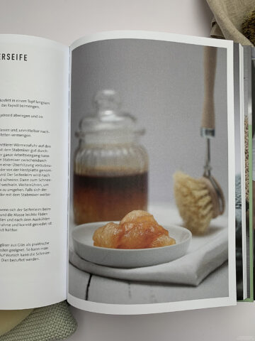 Seifenbuch mit Schmierseife